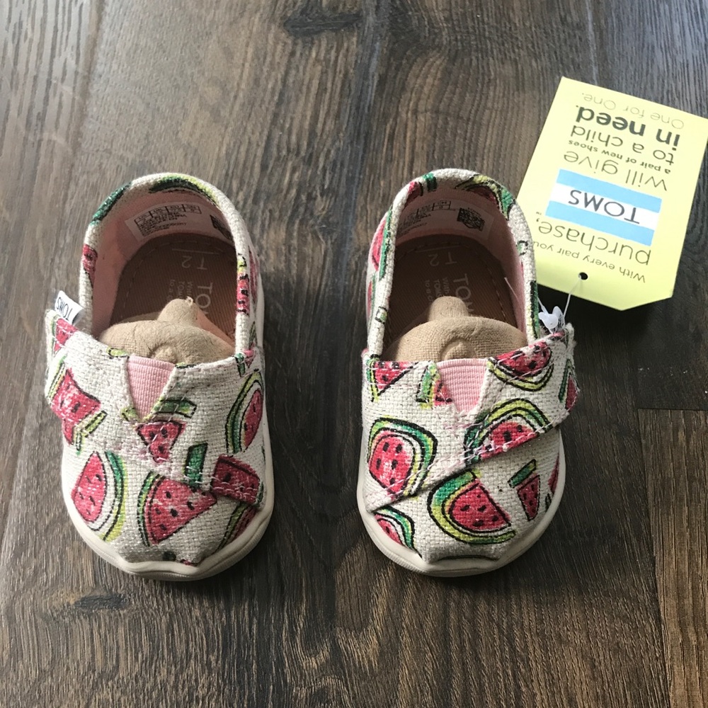 TOMS for baby. size T2